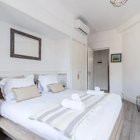 Feel - De Gaulle - Apartament *